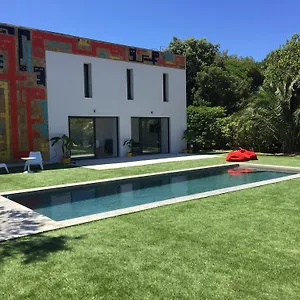 Le Cube Design A Plage Avec Piscine Et Cuisine Gasthuis